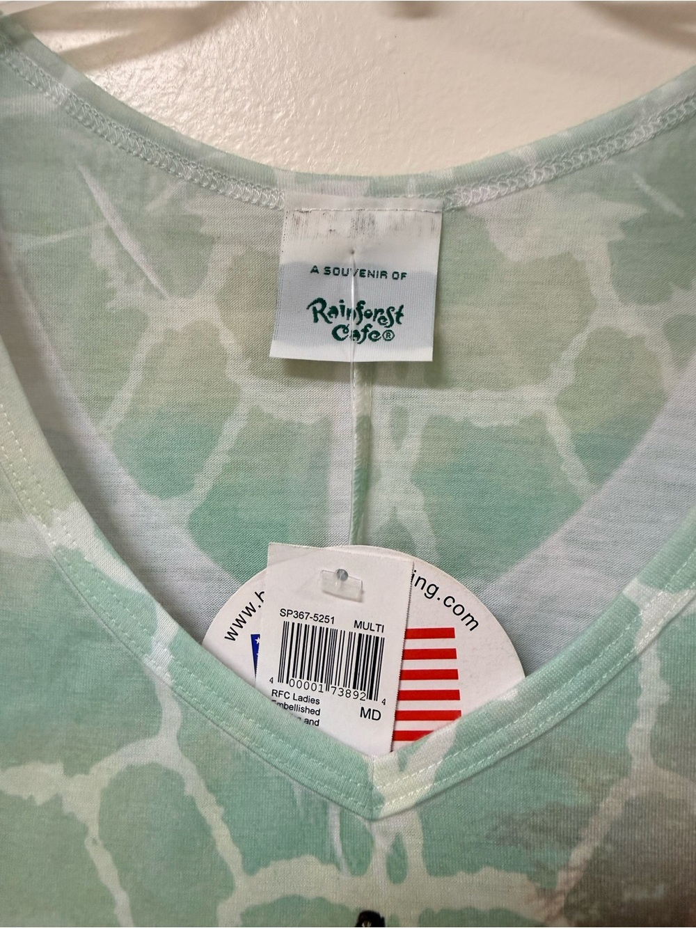 Rainforest Cafe Giraffe Savannah V‑Neck Tee - Picture 5 of 7